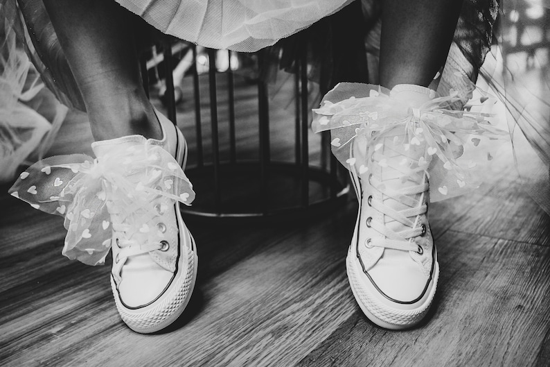 Heart Tulle Bow Shoe Clips for Bride, White Bridal Shoe Clips with Tulle, Bow Shoe Clips for Bridal Sneakers Accesory, Bridal Shoe Clips image 2