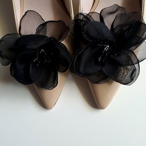 Beautiful Flower Wedding Shoes Clips, Beige Chiffon Fabric Flowers Shoe Clips for Women, Artificial Peony White Wedding Flower Accessories Black