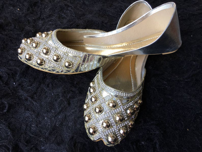 khussa style shoes