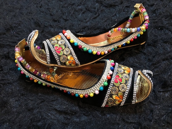 Flat shoes for evening wear deals