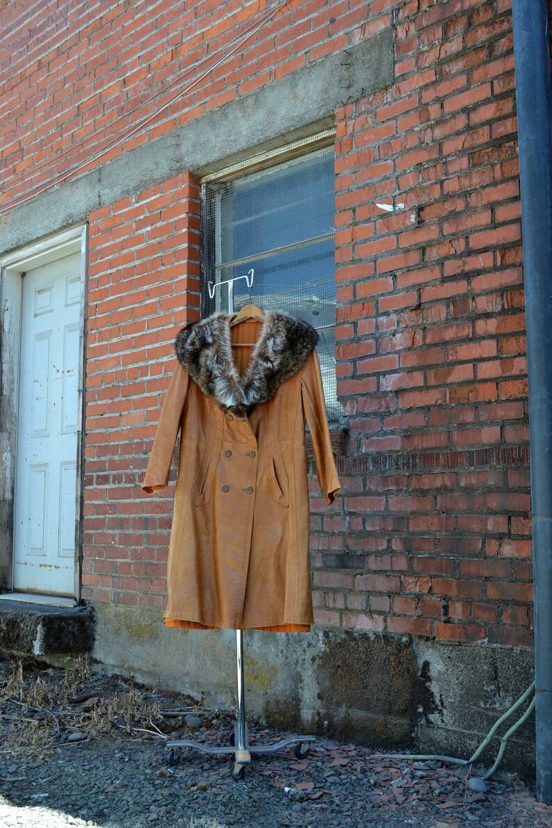 Vintage Leather and Fur Coat, Hollywood Glam Fur Collar Coat, Vintage Leather Trench Coat, 1970s Clothing image 3