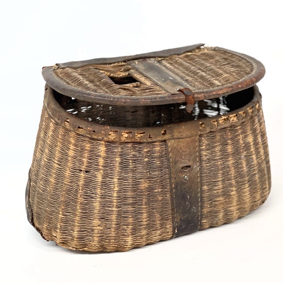 Vintage Fishing Creel, Rustic Basket for Cabin or Lodge Decor