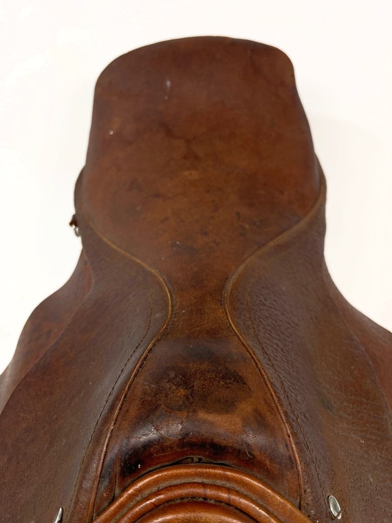 SELLE ARTISANALE CHEVAL randonnée vintage cuir fabrication sellier