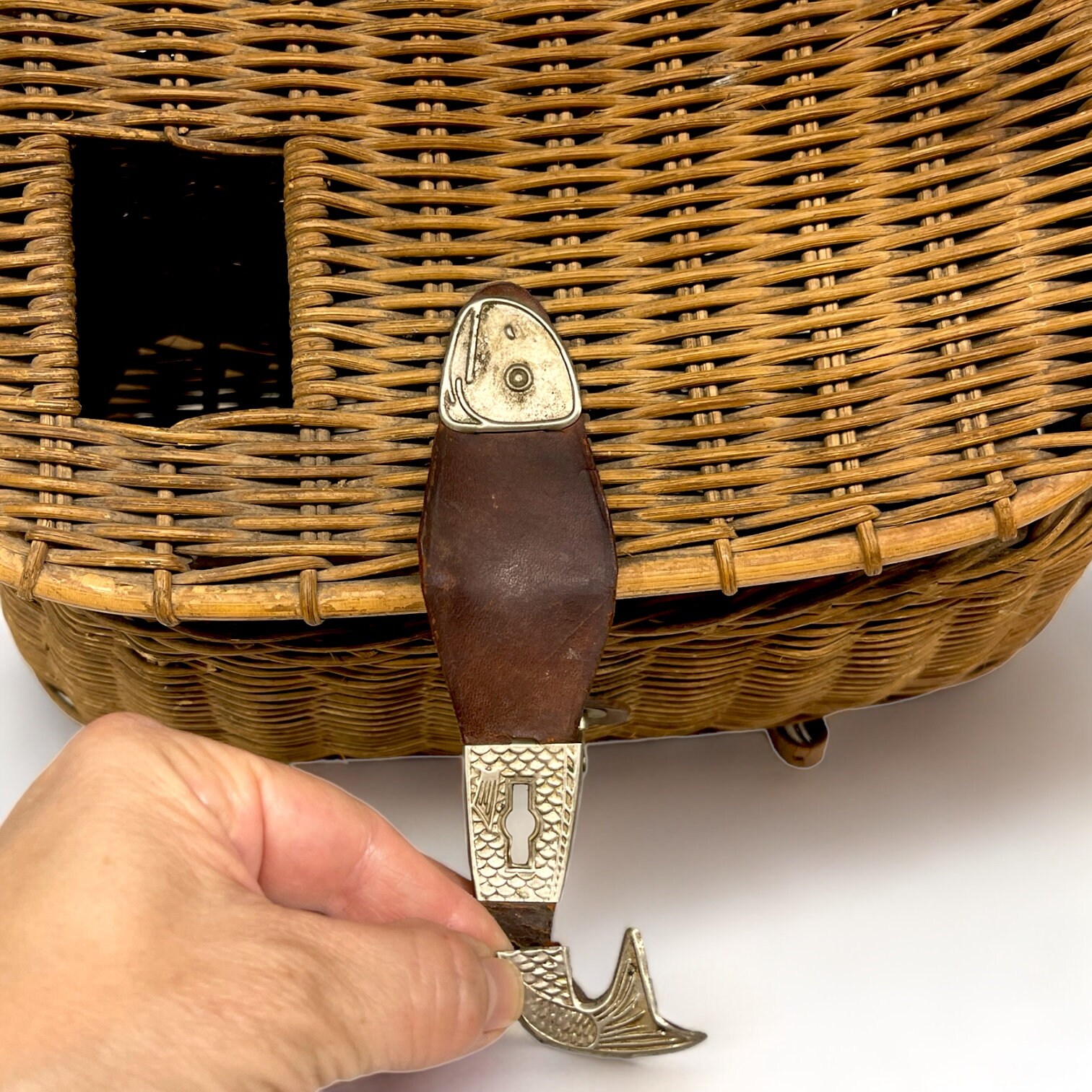 Panier De Pêche Ancien En Osier – Cabane Rustique, Déco Nature Lac