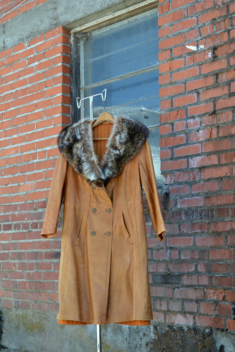 Vintage Leather and Fur Coat, Hollywood Glam Fur Collar Coat, Vintage Leather Trench Coat, 1970s Clothing image 2