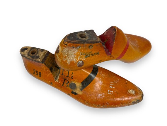 Vintage Wooden Shoe Form Pair, Shoe Tree, Wood Sh… - image 2