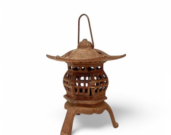 Vintage Cast Iron Pagoda Lantern – Rustic Japanese Garden Decor