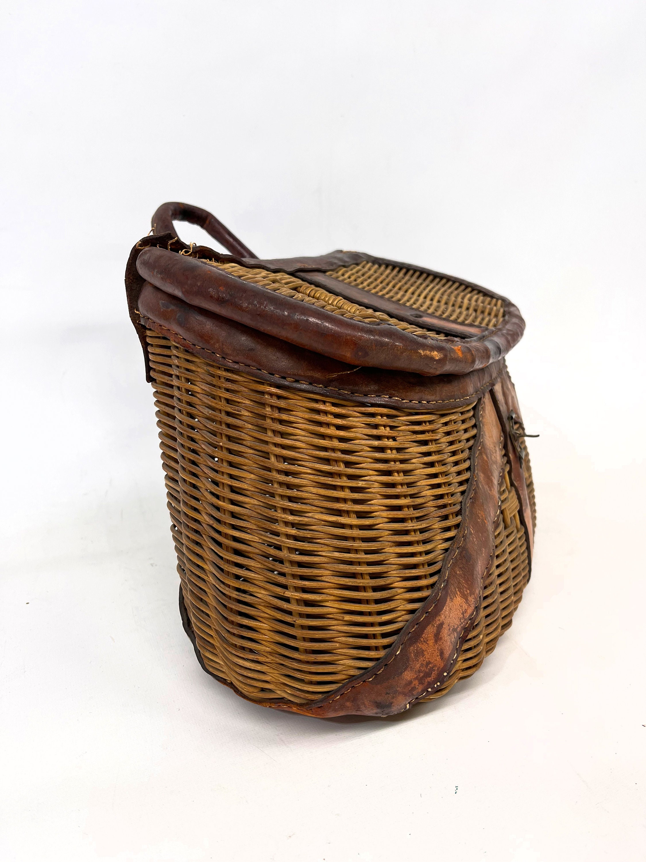 Vintage Fishing Creel, Wicker Basket, Rustic Cabin and Lodge Decor, Fishing  Supplies, Gifts for Anglers -  Canada