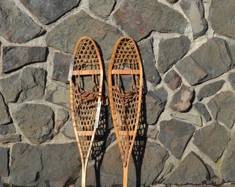 Vintage Snowshoes, Wooden Snowshoes, Vintage Cabin Decor, Lodge Decor, Ski Lodge Decor, Rustic Decor, Vintage Cabales Snowshoes