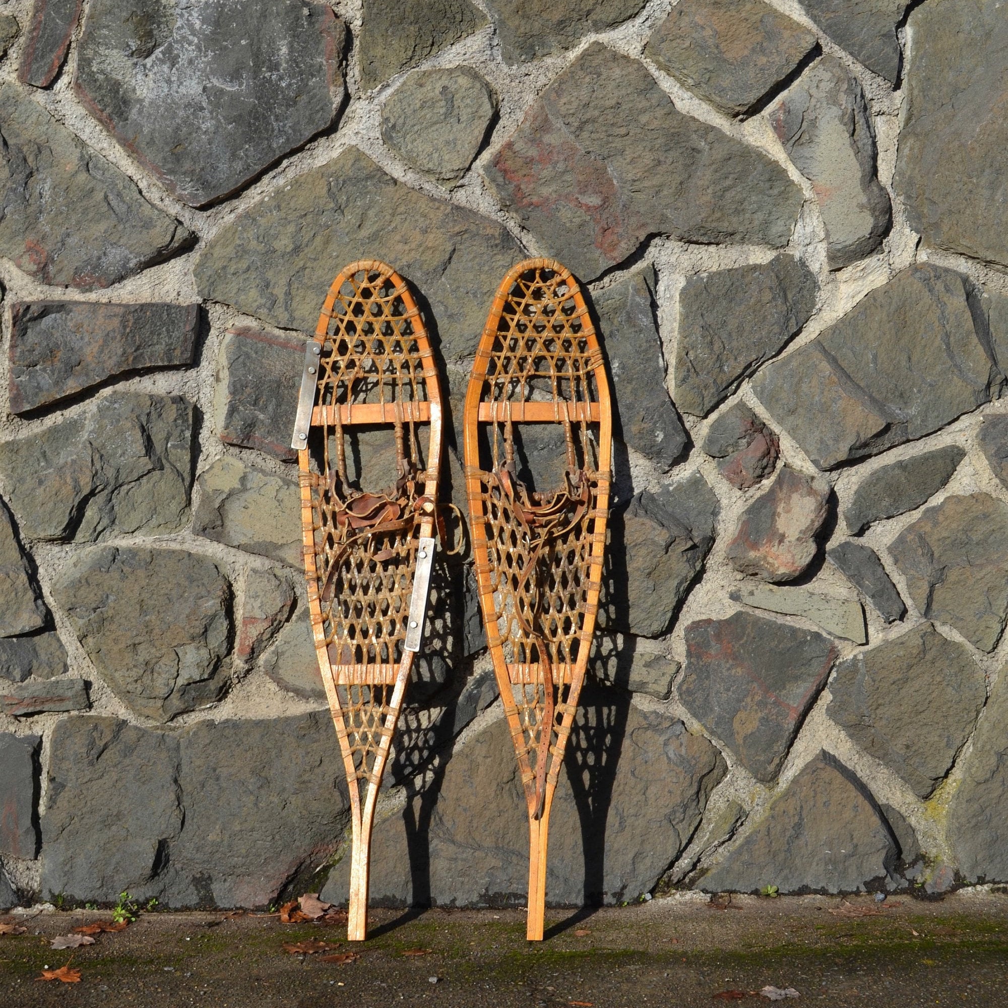 Vintage Snowshoes, Wooden Snowshoes, Vintage Cabin Decor, Lodge Decor, Ski  Lodge Decor, Rustic Decor, Vintage Cabales Snowshoes