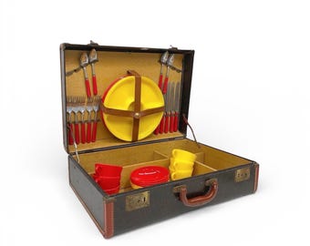 Vintage Mid Century Suitcase Picnic Set - Retro Outdoor Dinnerware
