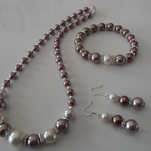 Set de collar marrón chocolate y marfil