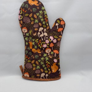 Oven Mitt - Squirrels, hedgehogs, mushrooms, snails