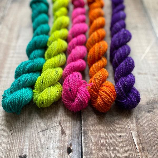 Neon rainbow mini skein set - 5 x 20g - superwash BFL/tweed sock yarn 4-ply fingering weight - 100g