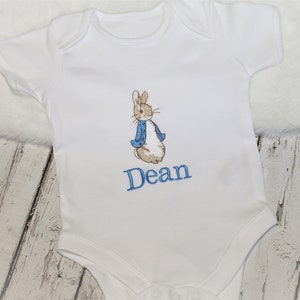 Bodysuit personalizado, Conejo Peter, Baby Grow bordado personalizado, Regalo Nuevo Bebé, Baby Christmas, Baby shower