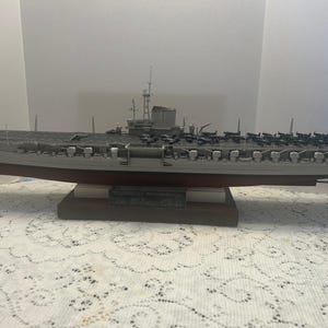 USS Midway CV-41--1950&#39;s era-- Detailed Ship Model- 1/350 Scale