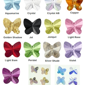 Puede incluir: Una colección de cuentas de cristal con forma de mariposa en varios colores, incluyendo aguamarina, cristal, cobre, sombra dorada, azabache, jonquil, rosa claro, siam claro, peridoto, plata, violeta y fucsia. También se muestran las variaciones Jonquil AB y Aquamarine AB.