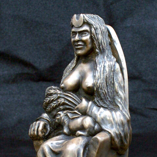 Earth Mother Goddess statue - Pagan goddess of fertility, life and power.