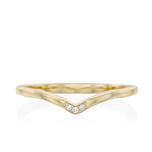 14k Gold V ring with diamonds