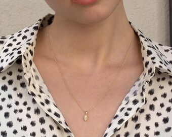 14K ホワイト ゴールド ダイヤモンド ペンダント 女性用ティアドロップ チャーム ネックレス エレガントなギフト 女性用ブライダル ジュエリー - 日本