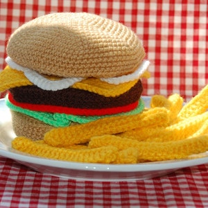 Padrão de Cheeseburger de Crochê e Batatas Fritas de Tricô: Comida de Brinquedo (Padrão em PDF)