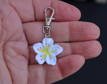 Flower-Hibiscus-Zipper Charm-**RESIN-White-*Smaller Size