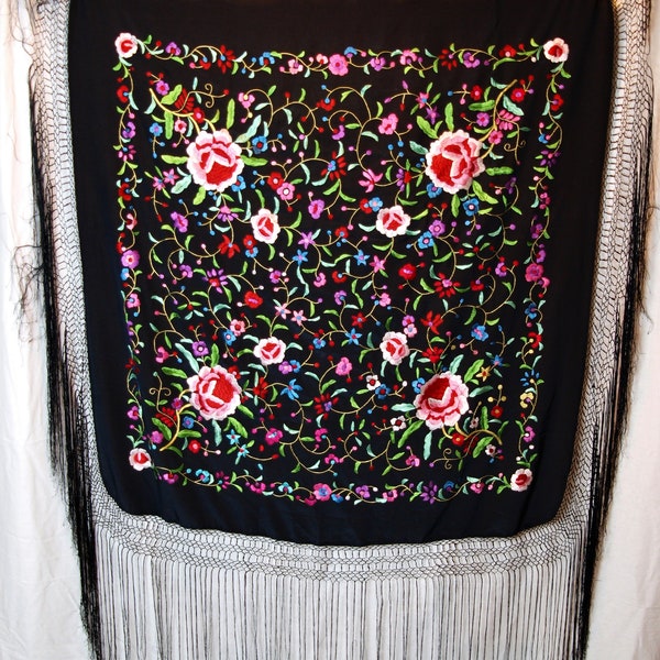 how to wear a piano shawl