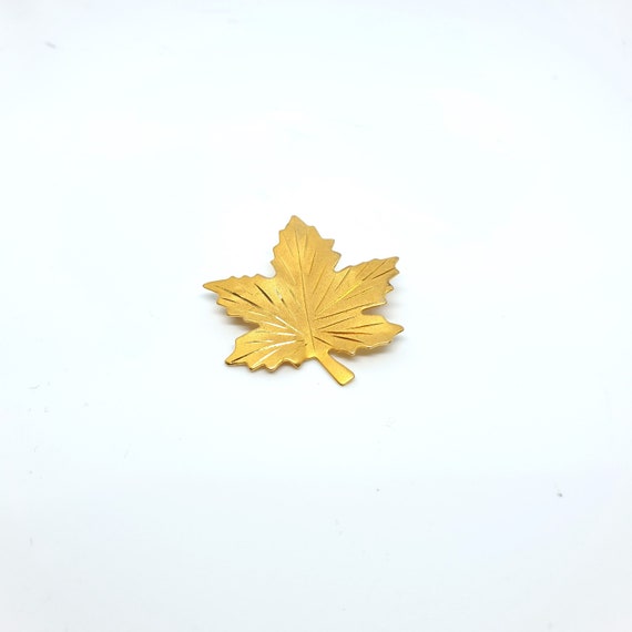 Bond Boyd gold filled matte finish maple leaf bro… - image 6