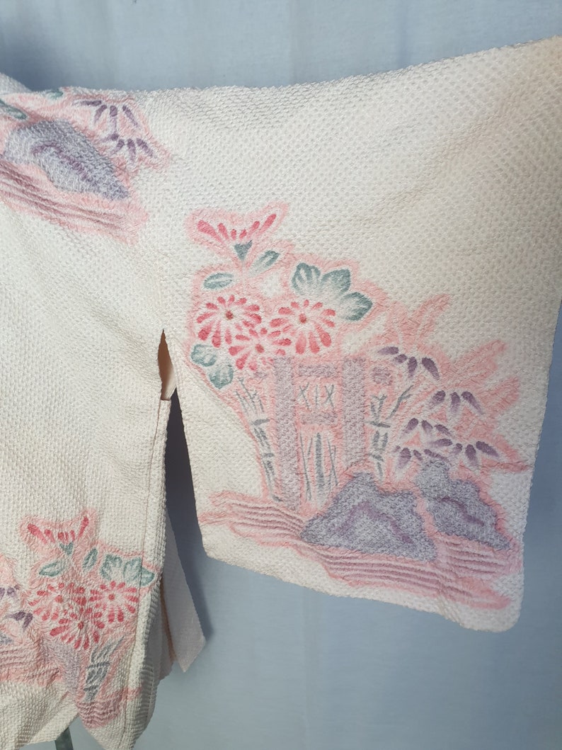 Vintage Japanese silk shibori kimono with landscape scene. Hand dyed cream coloured haori kimono. image 7