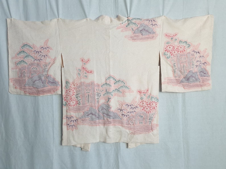 Vintage Japanese silk shibori kimono with landscape scene. Hand dyed cream coloured haori kimono. image 3