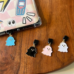 Kindle charm, USB-C dust plug, Kindle decor, e-reader charm, bookish gift, gift for her, phone charm, Kindle Paperwhite, Halloween ghost