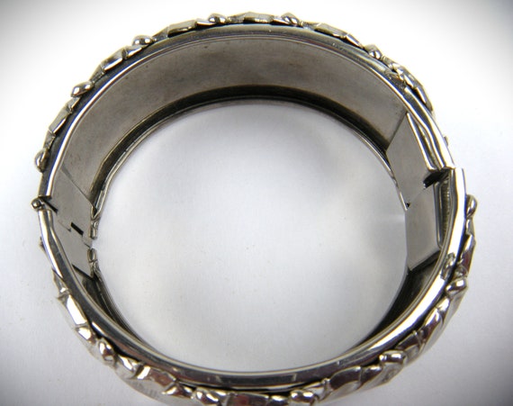 Elaborate Silver Plated Leaf Bangle Bracelet - image 5