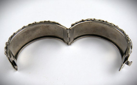 Elaborate Silver Plated Leaf Bangle Bracelet - image 3