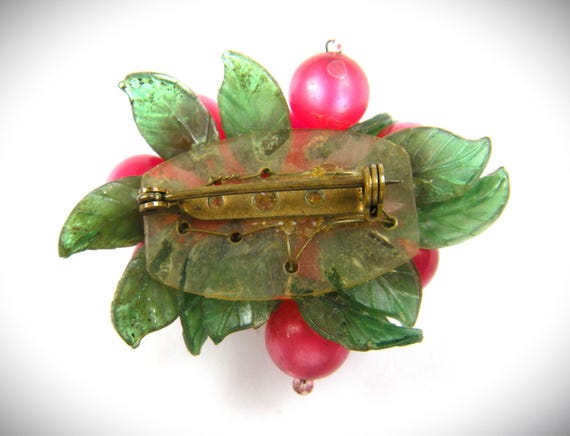 Delicate Miriam Haskell (Unsigned) Berry Brooch - image 3