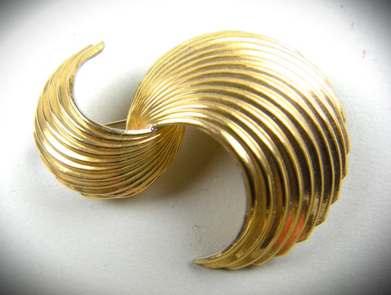 Krementz (Unsigned) Swirl Pin in Original Box - image 1