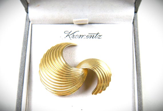 Krementz (Unsigned) Swirl Pin in Original Box - image 3
