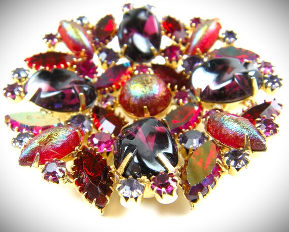 Absolutely Gorgeous Ruby Red Rhinestone Brooch 19… - image 2