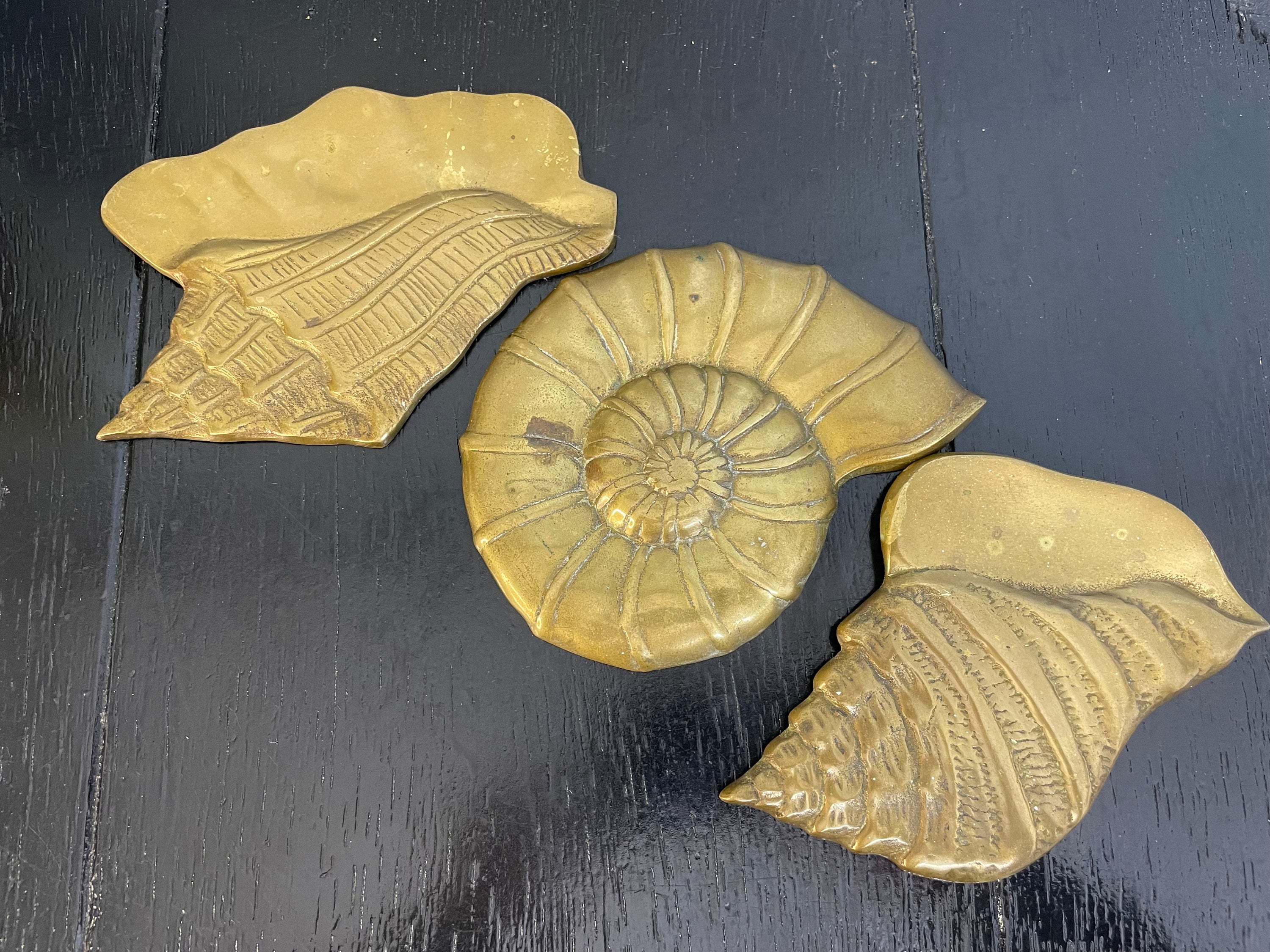 Vintage Large Brass Wall Hanging Three Piece Trio Shells Art Deco Mid Century Metal Gold Pair Beach Nautical Shell Ammonite Conch Ocean