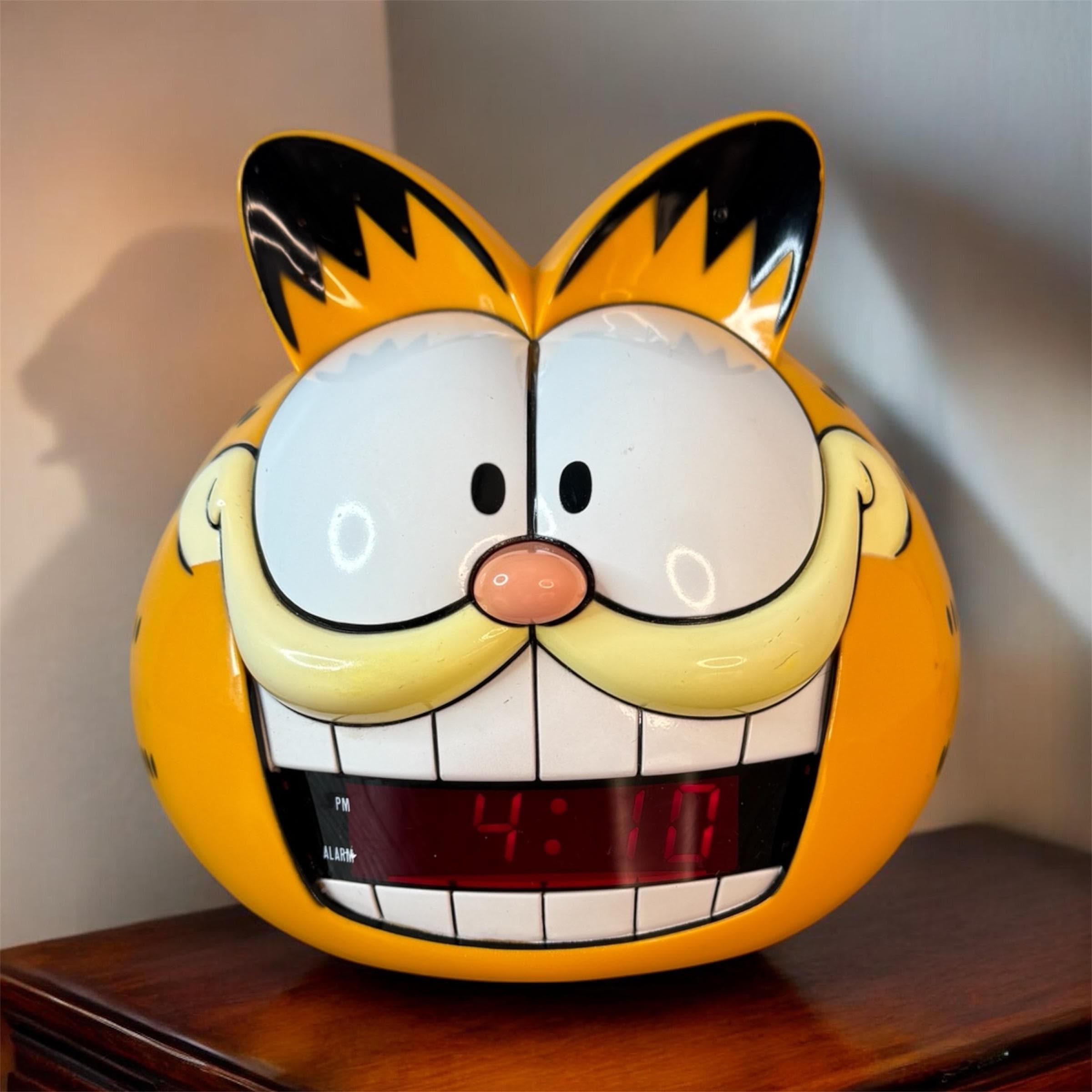 Vintage 1991 Garfield Head Alarm Clock | Sunbeam Digital Clock