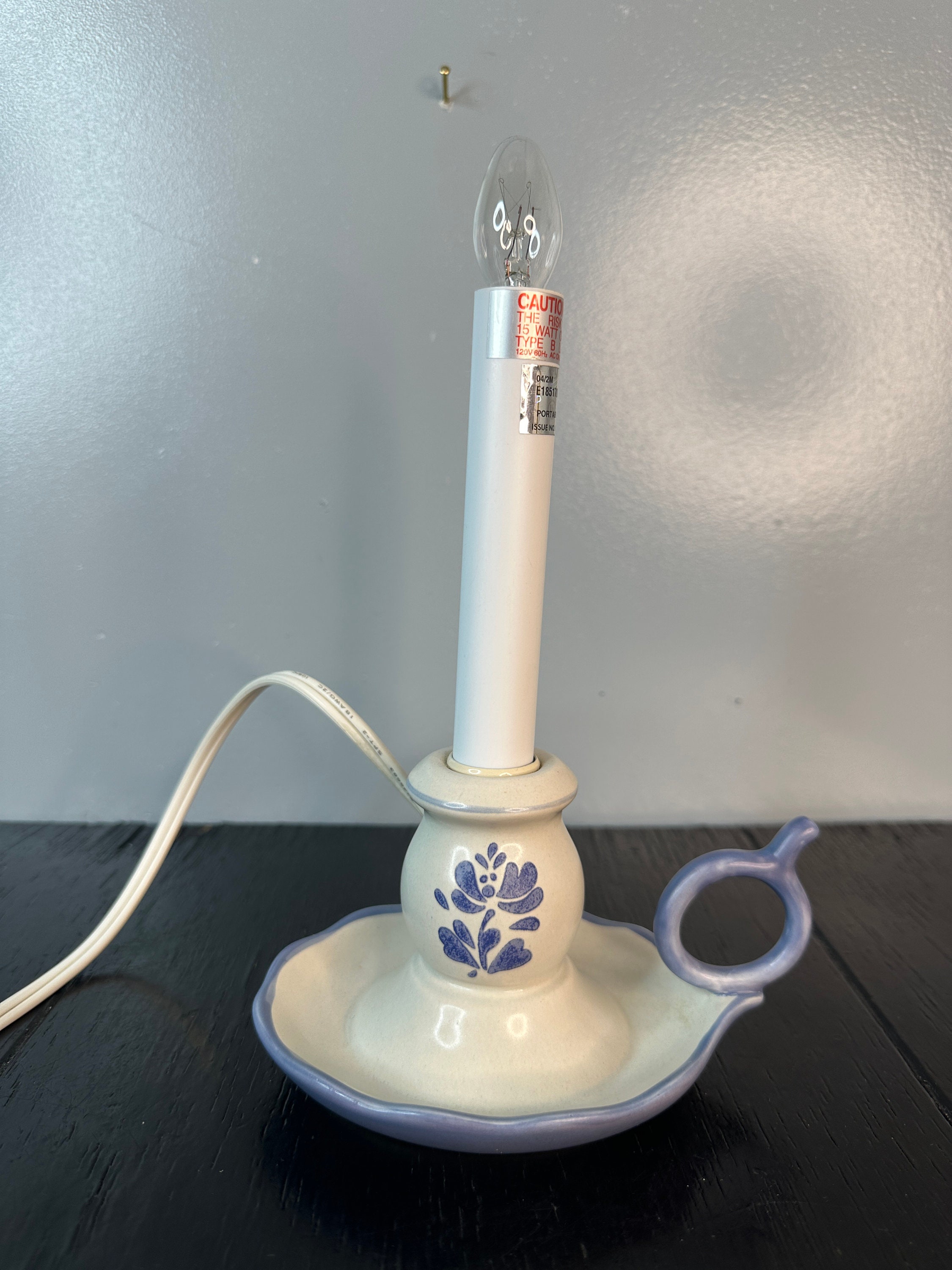 * vintage candle * ✵ * ✵ 陶器の キャンドル Vintage Pfaltzgraff Yorktowne Electric Candlestick Lamp