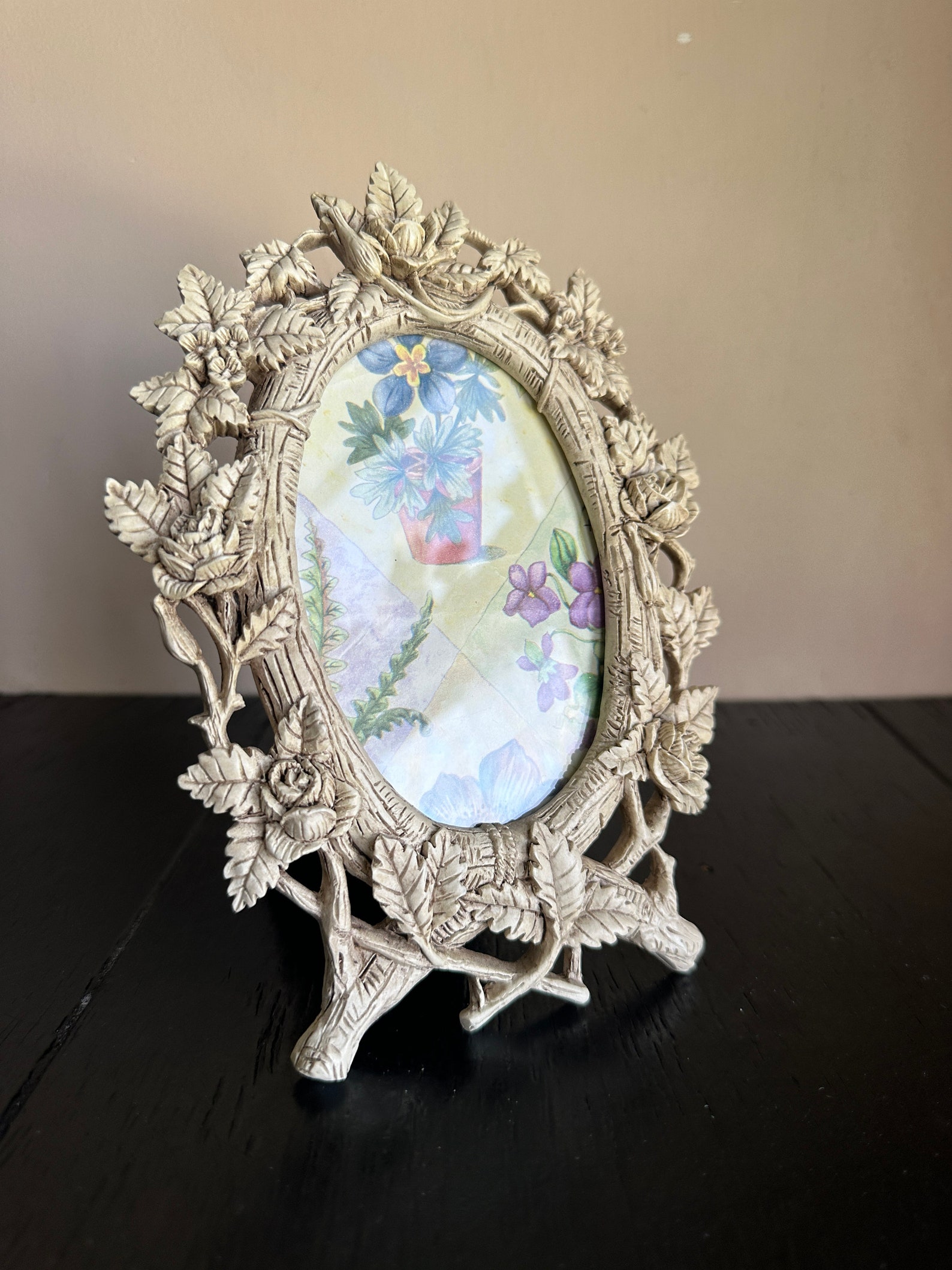 Artist's Garden in Cream Oval Frame 14 x 11