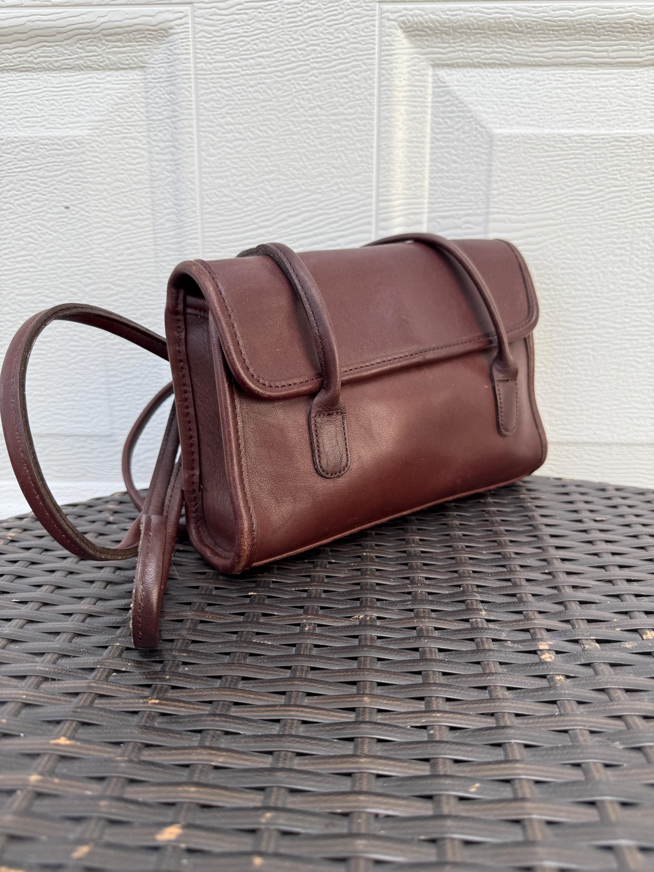 バッグ 90s old coach leather brown bag Vintage 90's Coach Dark Brown Leather Soho Zip Tote Shoulder Bag