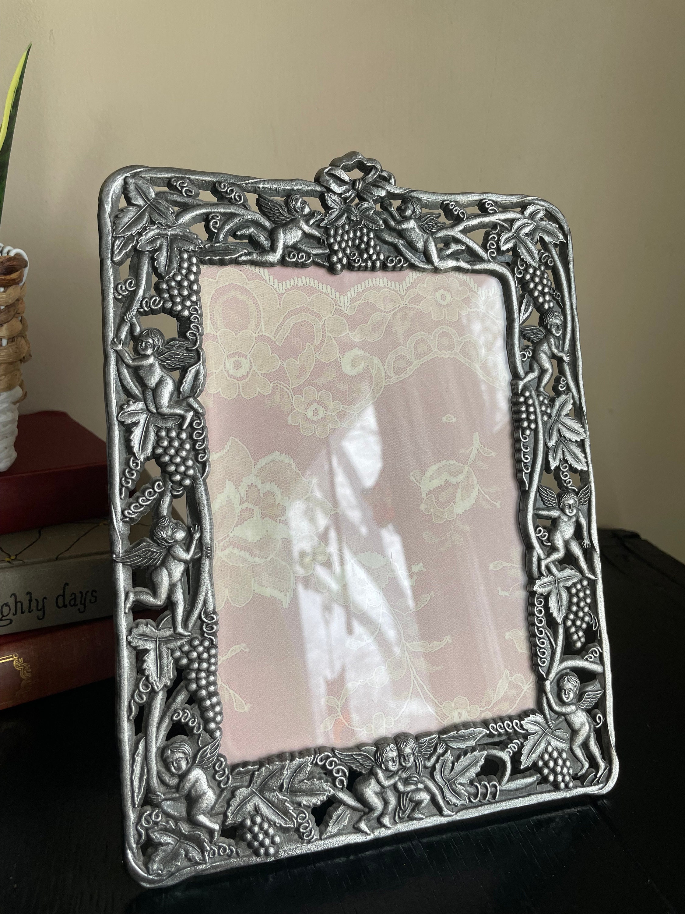Vintage Silver Plate Picture Frame Victorian Style Ornate Frame Easel Back Antique Silver Baroque Photo Frame Raised Spoon 5x7 Frame 70s 80s