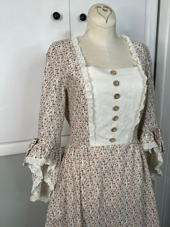 Vintage Calico Renaissance Dress Reenactment Homemade Bell Sleeves Lace Linen Wood Buttons CottageCore Festival Peasant Apron S/M Prairie