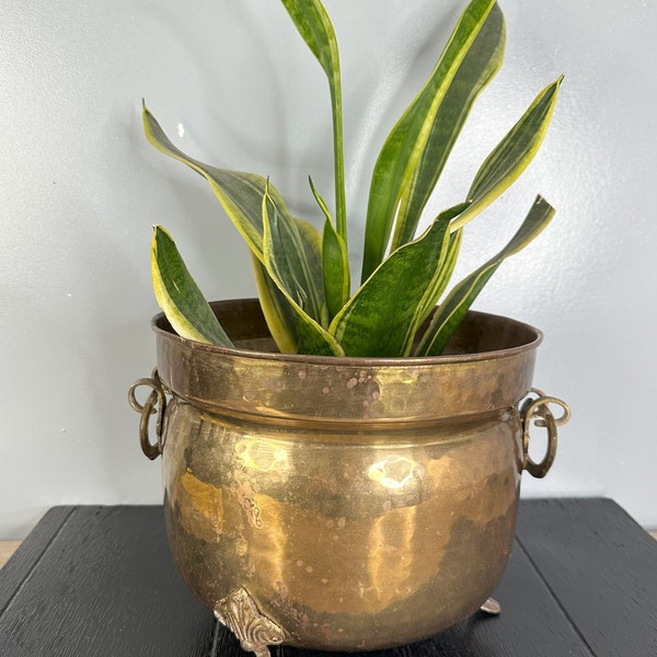 Vintage 8.5" Brass Clawfoot Cauldron Planter Pot Antique Display Raised Bowl Urn Gold Metallic Metal Footed Hammered Handled Handle 40's