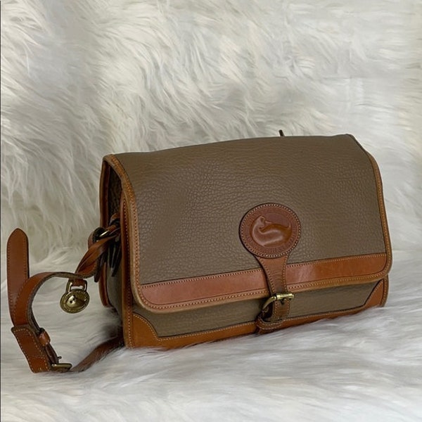 Vintage Dooney & Bourke Large Surrey Equestrian Bag Purse Crossbody Messenger Sling Box square Gold Hardware Tan Brown Leather Fold over