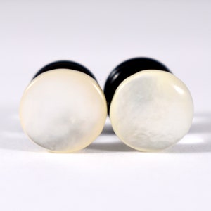 Plugs - Ivory White Mother of Pearl 4g and 2g