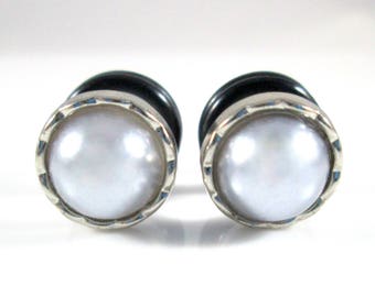 Plugs - Silver and Grey Pearl - Beautiful and Classy - Fancy Button 4g, 2g, and 0g