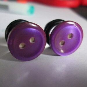 Plugs - Pretty Purple Button 2g, 0g, and 00g.