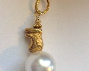 South Sea Faux Pearl Pendant with a Gold Vermeil Elephant